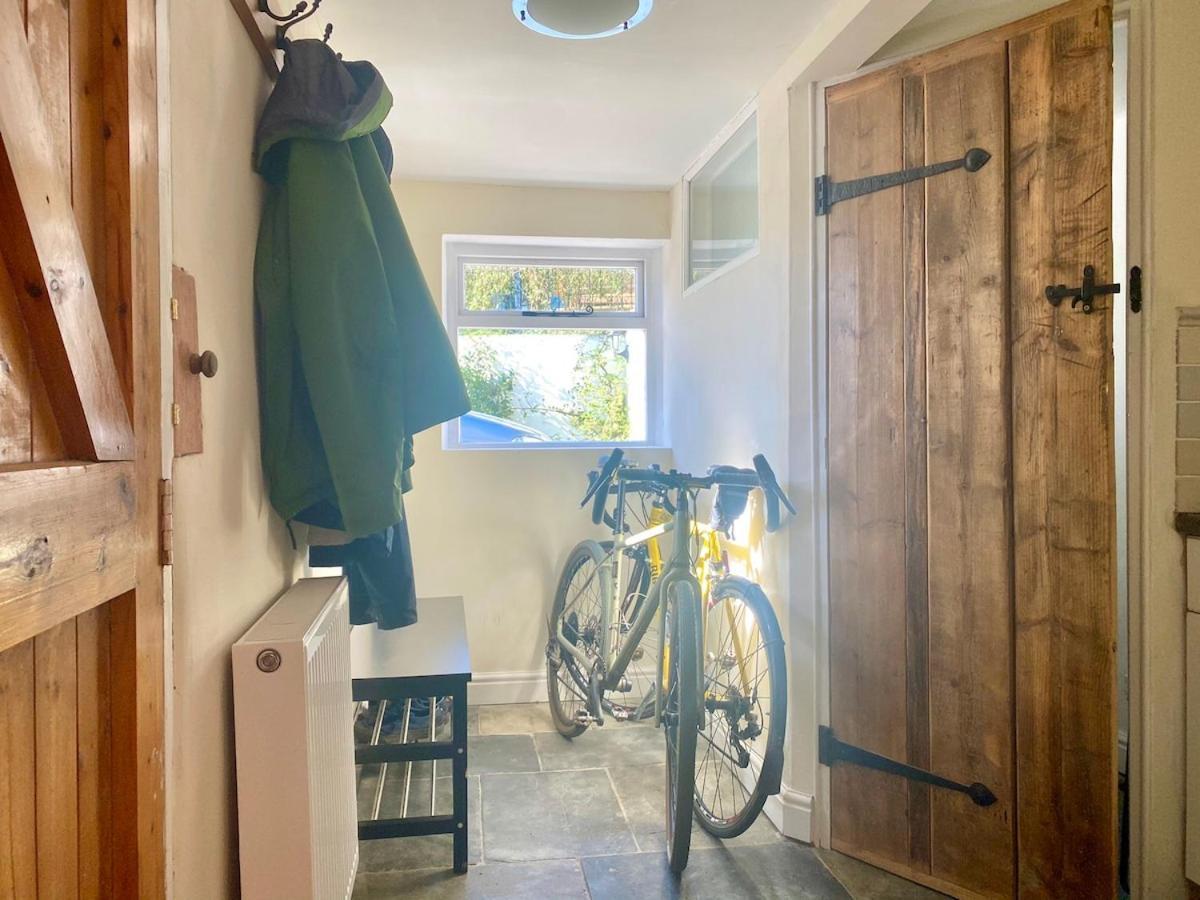 The Explorers Rest - Cottage - Frome Buckland Dinham Экстерьер фото