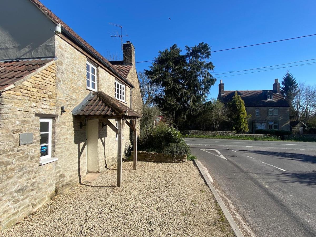 The Explorers Rest - Cottage - Frome Buckland Dinham Экстерьер фото